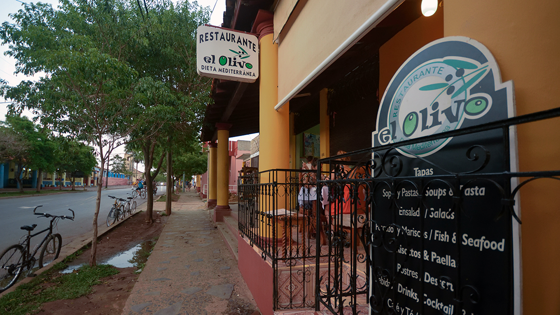 Main entrace of El Olivo restaurant one of the best farm-to-table options in Vinales