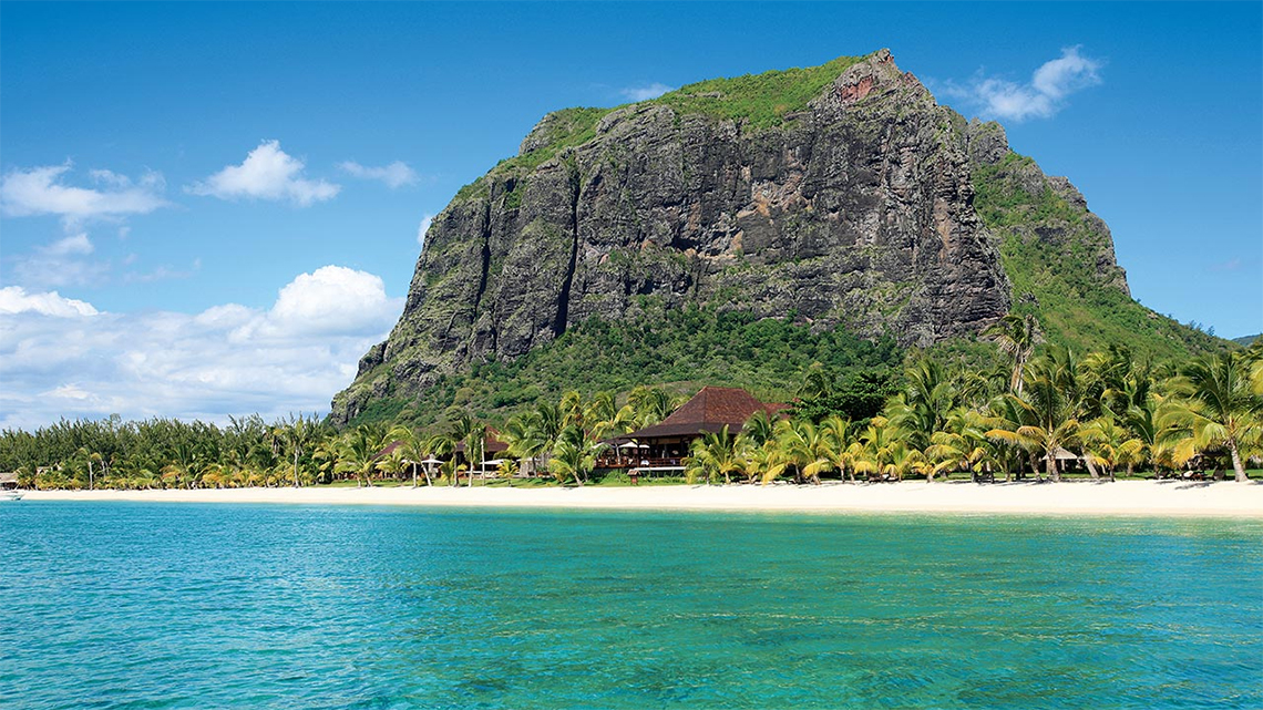 Le Morne beach, in the background Le Morne Brabant and the LUX* Le Morne Mauritius hotel