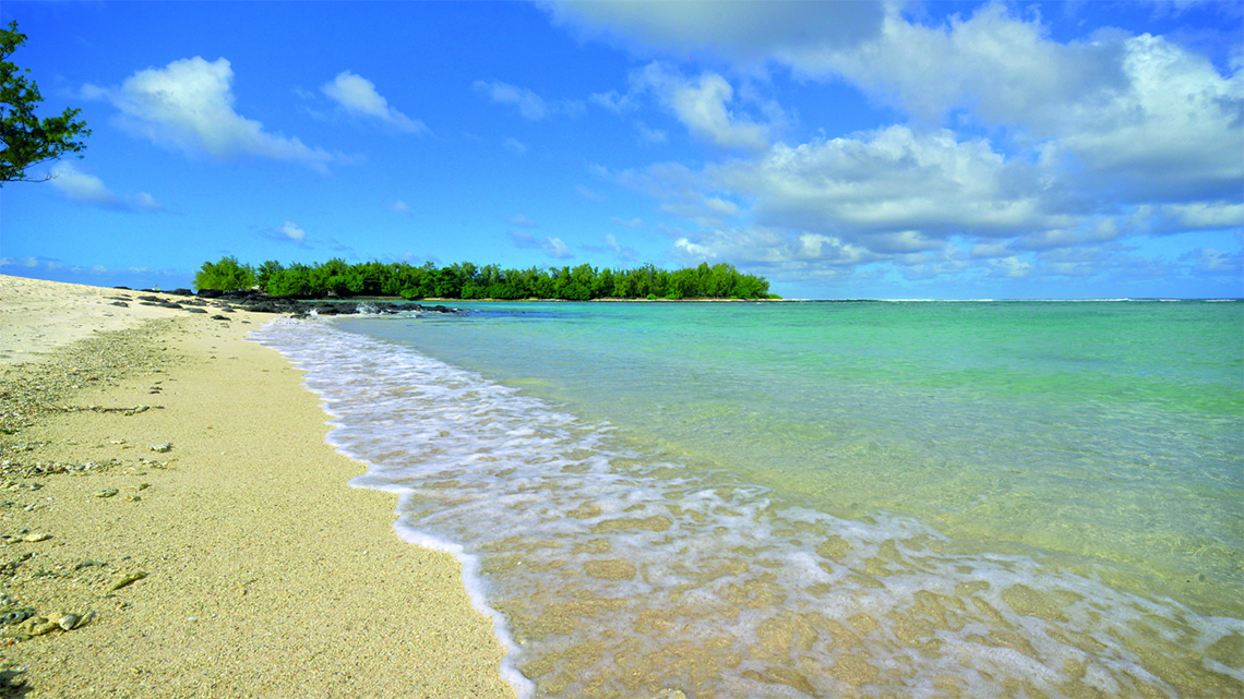 Wonderful, clear waters of Blue Bay Beach near the Shandrani Beachcomber Resort and Spa